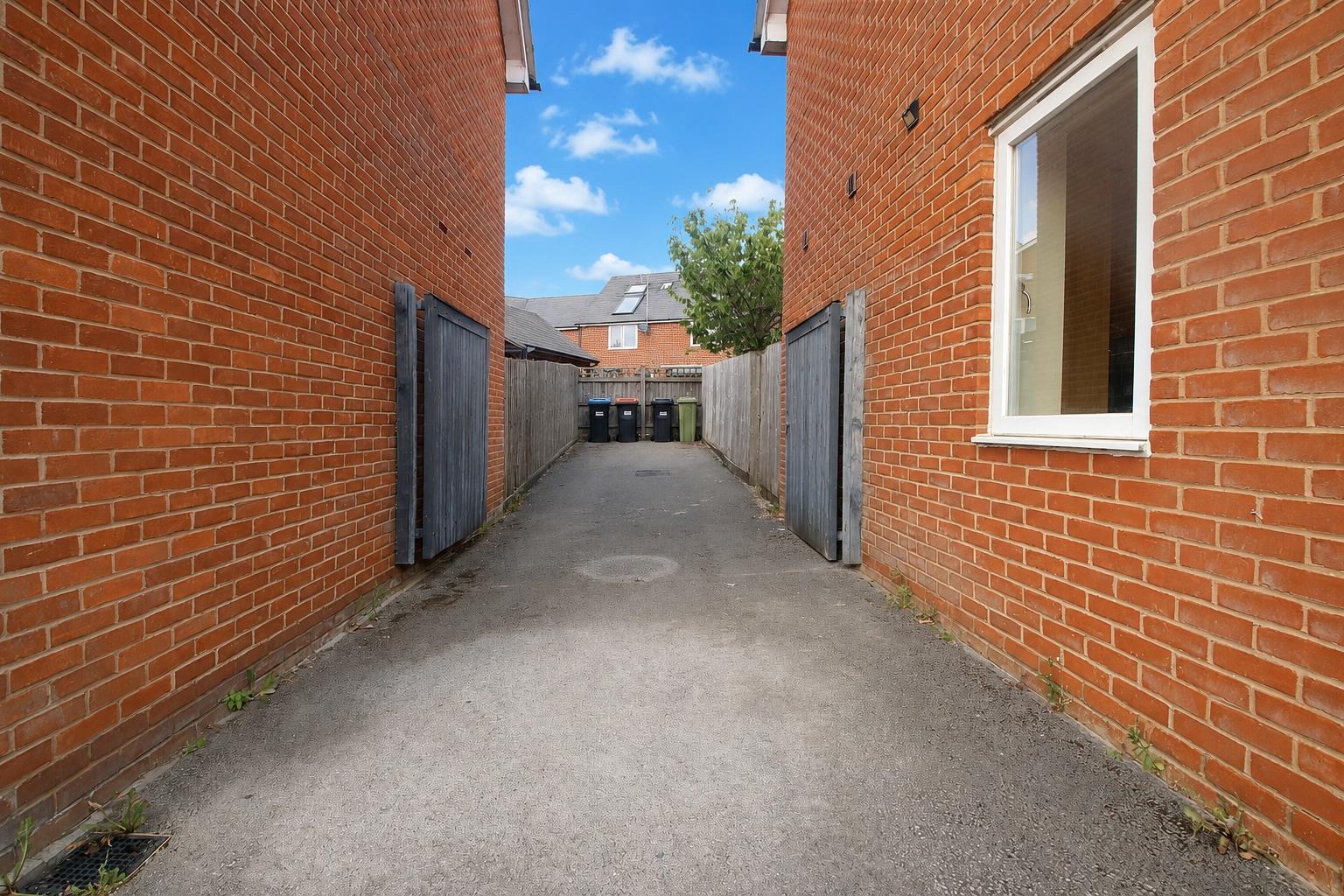 Lowery Crescent, Oxley Park, Milton Keynes